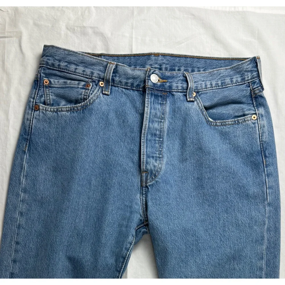 Levis 501 Original Fit Jeans Mens 34x30 Medium Wash Blue‎ Button Fly